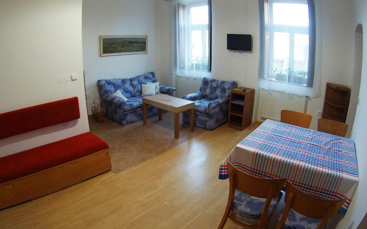 Apartman Nove Hrady エクステリア 写真